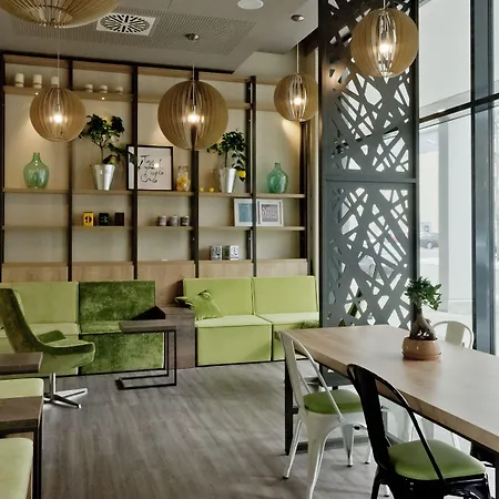 Super 8 By Wyndham West Hotel Monachium