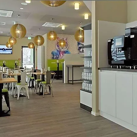 فندق Premier West 3*