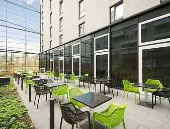 Szálloda Premier West - Neu Bei Premier
