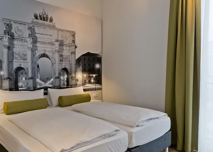 Hotel Super 8 By Wyndham West 3*