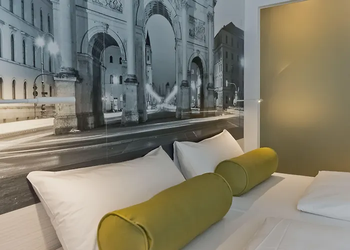 Hotel Super 8 By Wyndham West 3*