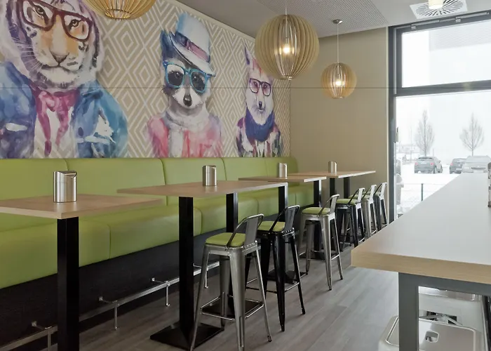 Hotel Super 8 By Wyndham West 3*