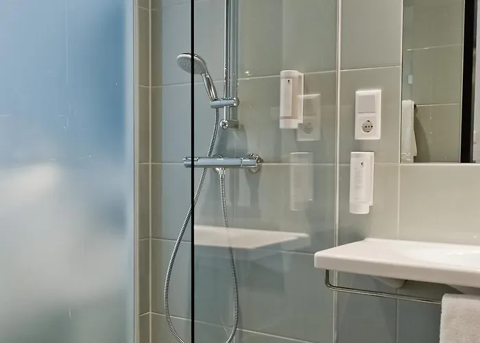 Super 8 By Wyndham West 3*