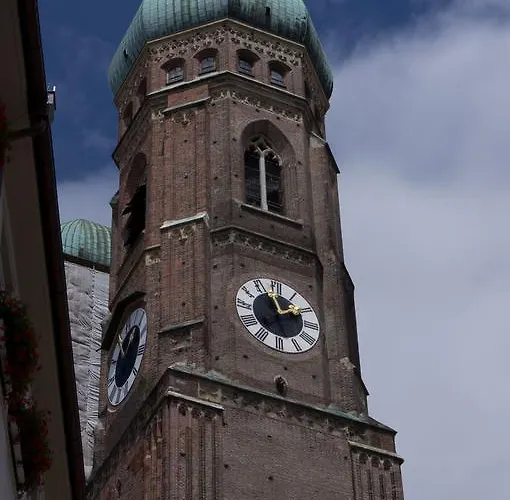 Super 8 By Wyndham West Hotel Monachium