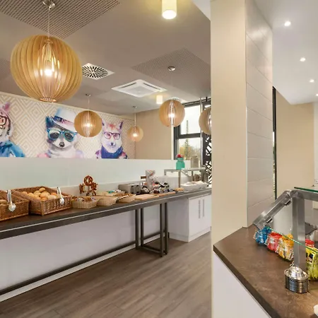 Hotel Super 8 By Wyndham West München