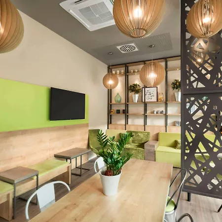 Super 8 By Wyndham West 3*