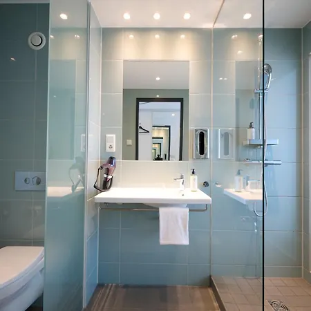 Premier West - Neu Bei Premier Hotel 3*