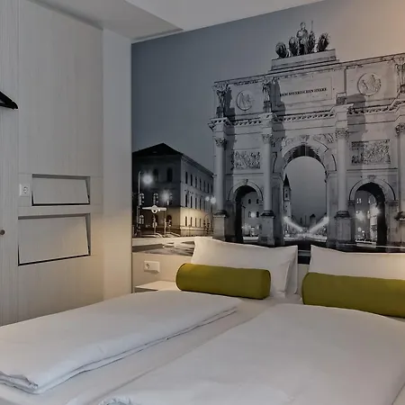 Super 8 By Wyndham West Hotel 3*