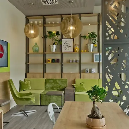 Hotel Super 8 By Wyndham West 3*