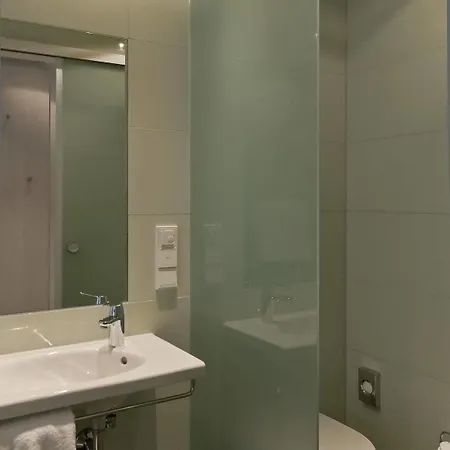 Super 8 By Wyndham West Hotel München