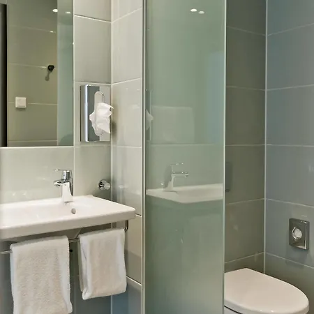 Super 8 By Wyndham West Hotel München