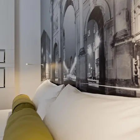 Super 8 By Wyndham West Hotel 3*