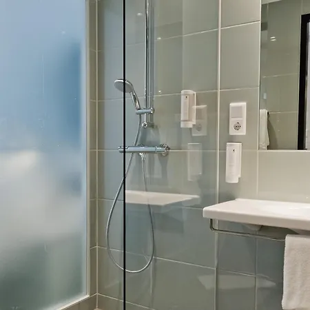 Super 8 By Wyndham West 3*