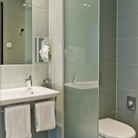 Super 8 By Wyndham West Hotel München