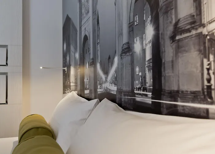 Super 8 By Wyndham West Hotel 3*